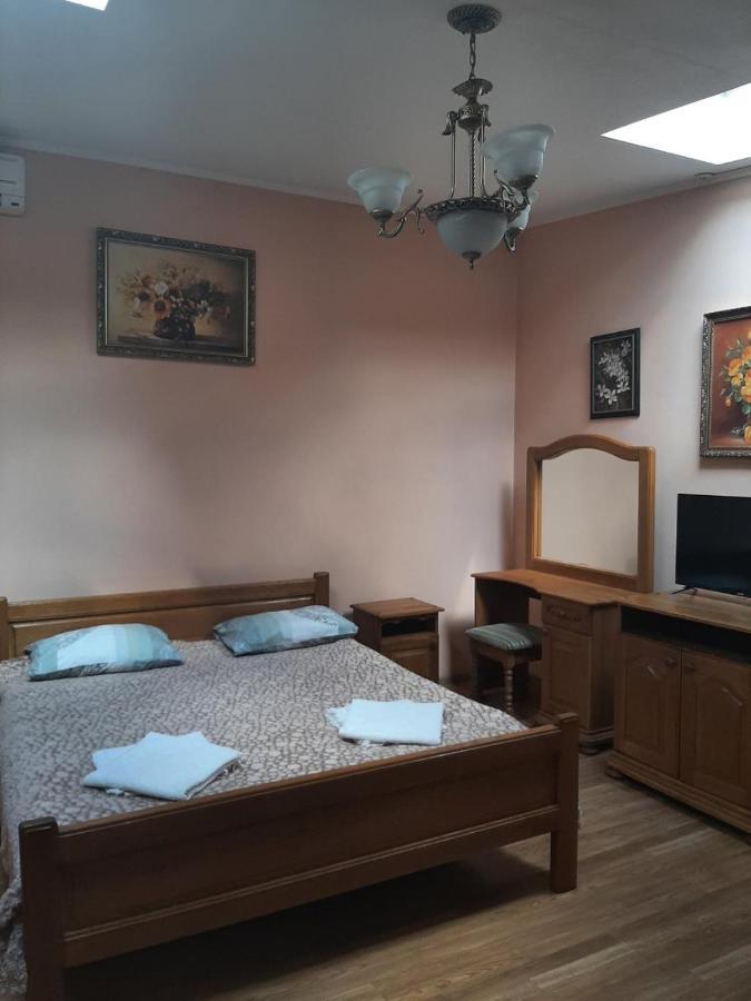 Hotel Nikolet Moukatcheve Extérieur photo