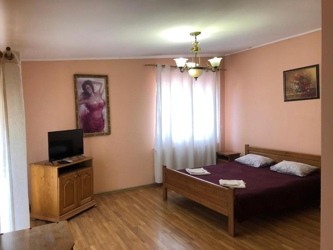 Hotel Nikolet Moukatcheve Extérieur photo