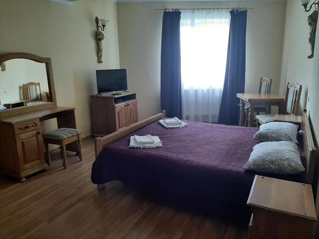 Hotel Nikolet Moukatcheve Extérieur photo