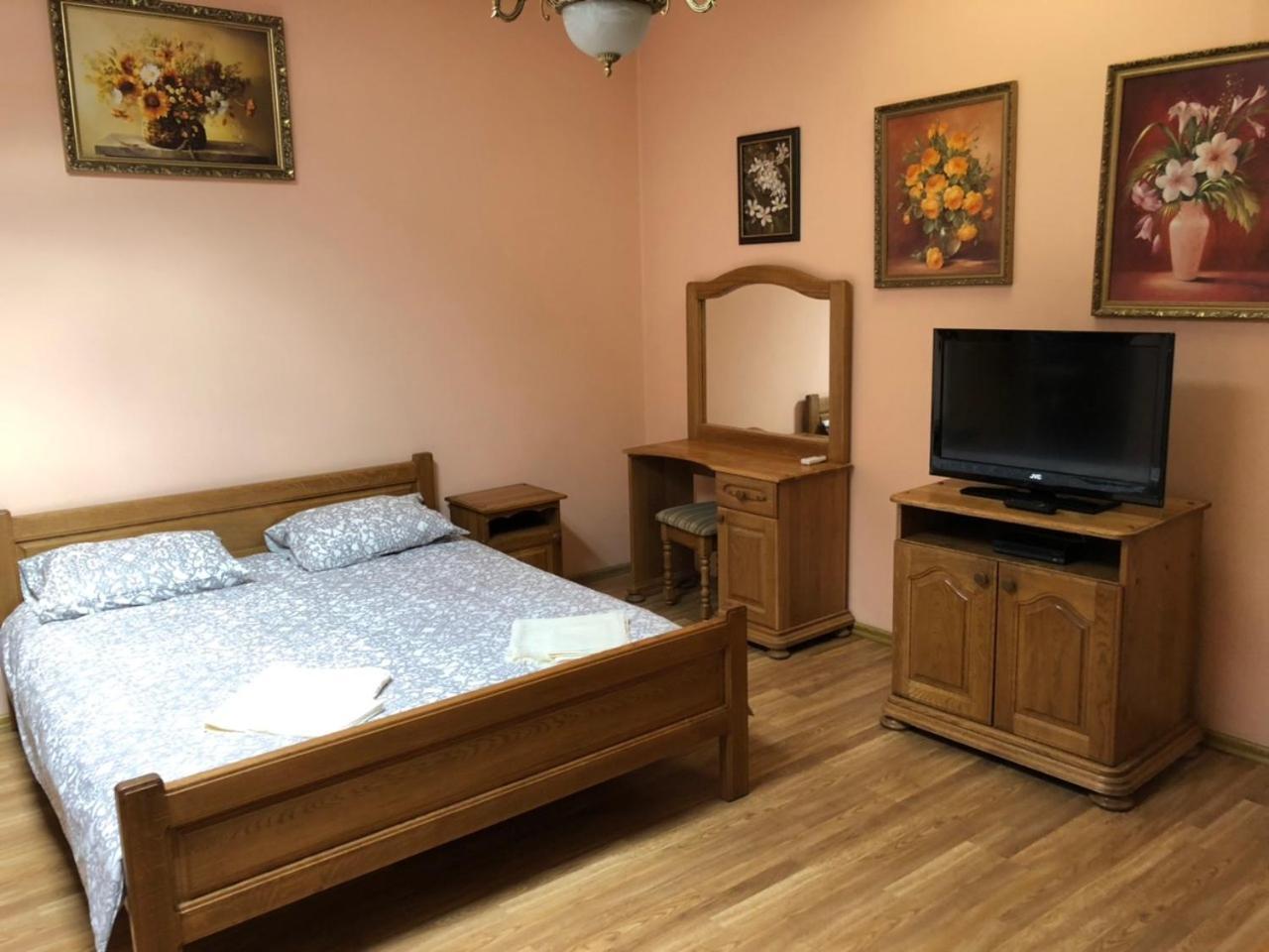 Hotel Nikolet Moukatcheve Extérieur photo